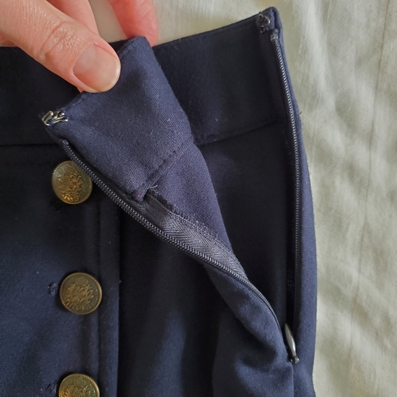 The Limited Navy Style Pencil Skirt w/ Button Embellishments - Size 2 - Picture 5 of 10